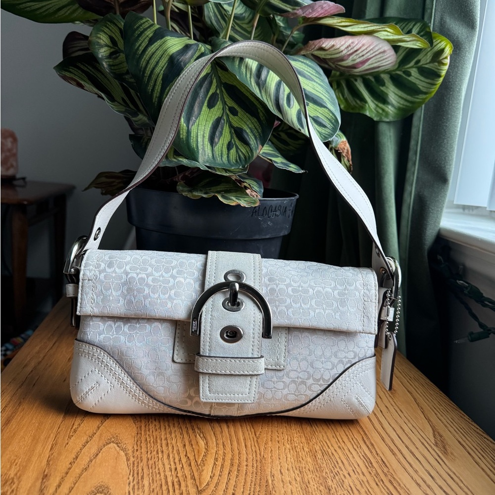 *SOLD* Y2K COACH SIGNATURE JACQUARD SOHO SHOULDER BAG 3628 in WHITE